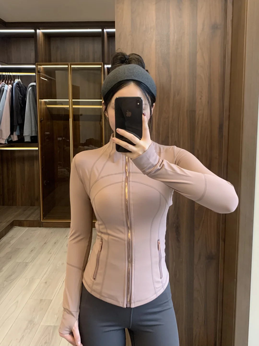 Nueva versión de chaqueta deportiva delgada con cremallera dorada, cuello alto, corte ajustado, secado rápido, versión delgada.