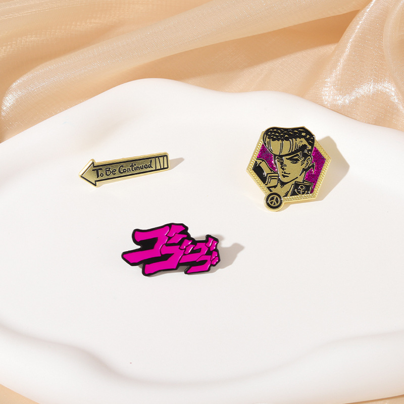 Anime jojos bizarre aventura broche pinos kujo jotaro emblema liga de metal lapela pino corsage cosplay adereços presentes jóias colares