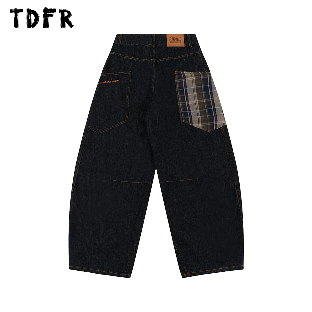 Męskie spodnie jeansowe typu baggy z szerokimi nogawkami, patchworkowe, w stylu streetwear, z naszywkami, bananowymi kieszeniami i haftem.