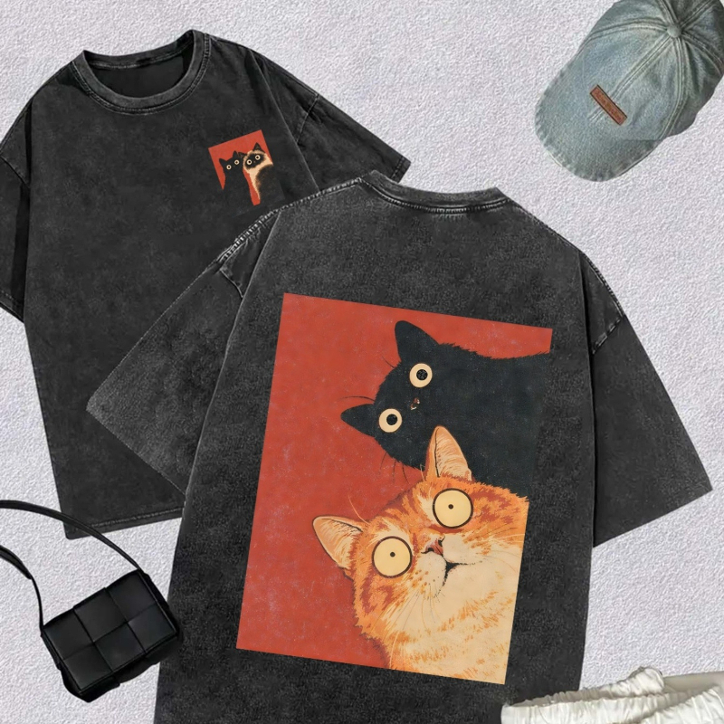 Koszulka z nadrukiem czarnego kota w stylu kawaii vintage, koreański styl, casualowy streetwear, oversize, bawełniana koszulka dla kobiet i mężczyzn.