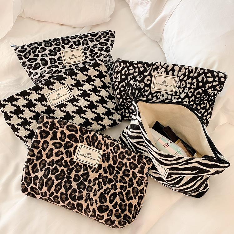 Bolsa de maquillaje clásica con estampado de leopardo, bolsa con cremallera, bolsa de artículos de tocador portátil de gran capacidad, bolsa de cosméticos para mujer