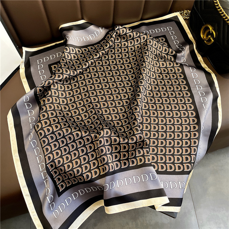 Luxo popular 70x70cm xales impressão headcloth quatro estações protetor solar pequena moda carta lenços de seda bandanna foulard