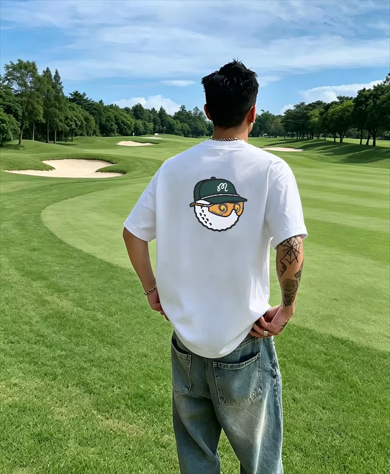 T-shirt da golf streetwear blu navy da uomo con grafica di palline da golf e cappellino