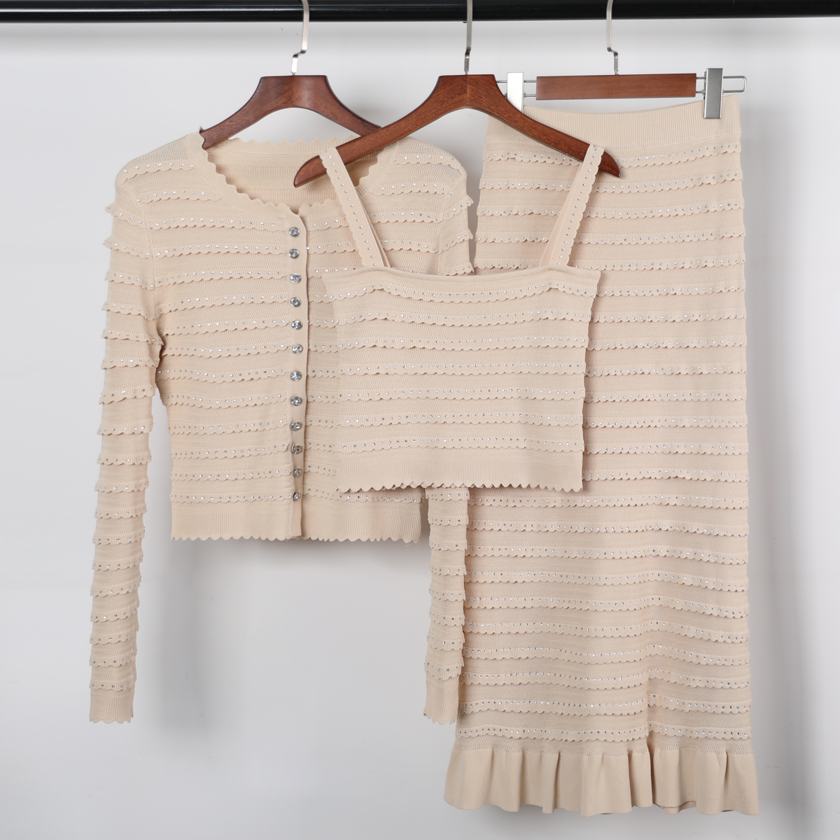 Vier Kleur Hoogwaardige Nieuwe Modieuze Gebreide Kant Strass Top Vest + Hemdje Vest + Slim Fit Ruche Rand Halve rok Set