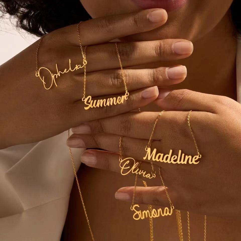 Personalisierte Namensbuchstaben-Halskette, personalisierter Edelstahl, einfacher Anhänger, Schlüsselbeinkette, Damenschmuck, Valentinstagsgeschenk