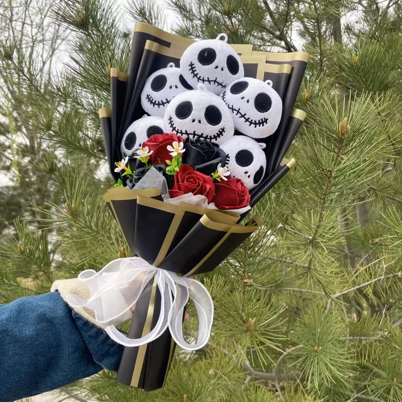 Pluszowa lalka Jack Skellington na Halloween z bukietem kwiatów, pluszaki, prezent na Walentynki, Boże Narodzenie, ukończenie szkoły