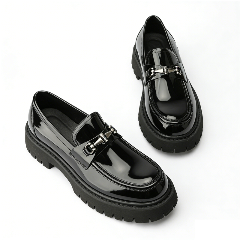 Metalen decoratie Grote maat leren herenschoenen Mode Chunky Heel Platform All Match Loafers Outdoor Runway Enkele schoenen Hot