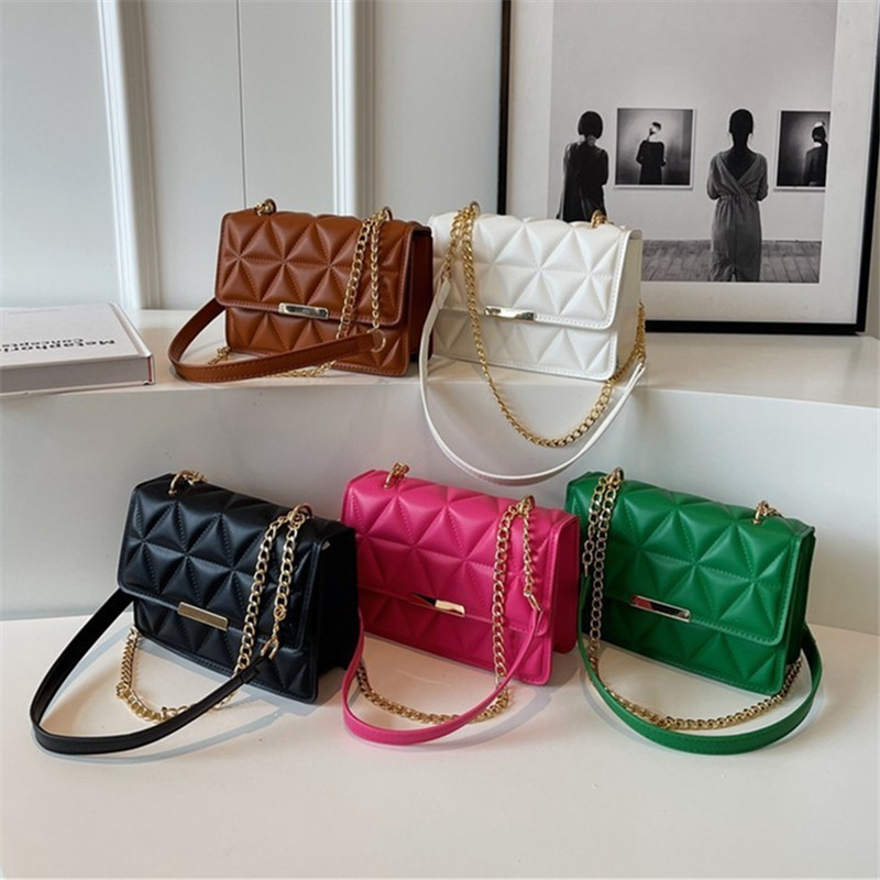 Trendy crossbody-schoudertassen met gewatteerde ketting, stijlvolle meerkleurige kleine vierkante portemonnees, chic en perfect voor dagelijks gebruik door vrouwen