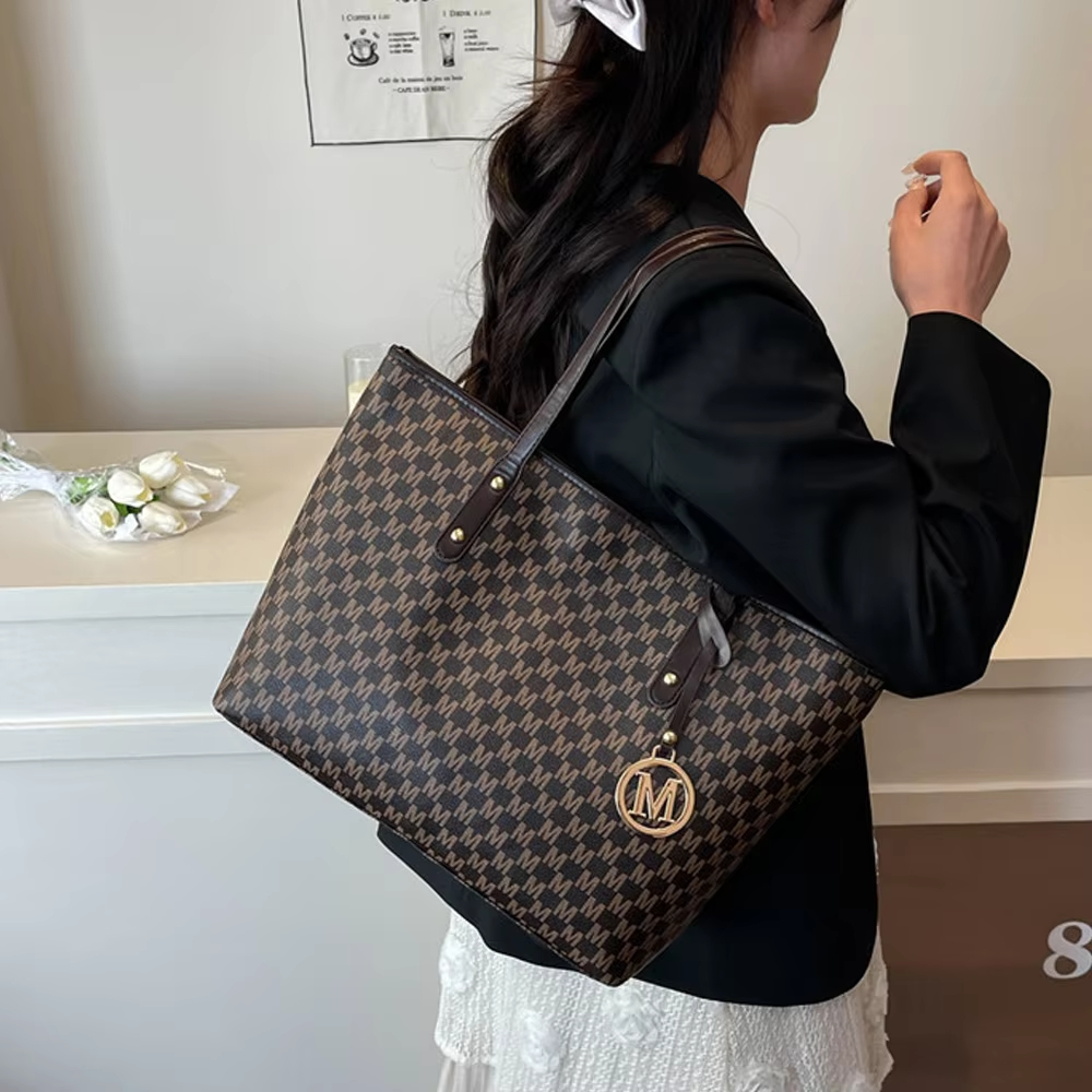 Veelzijdige mode-schoudertas met grote capaciteit en letterprint Luxe merk clutch bag Retro Trend Commuter Tote Bag