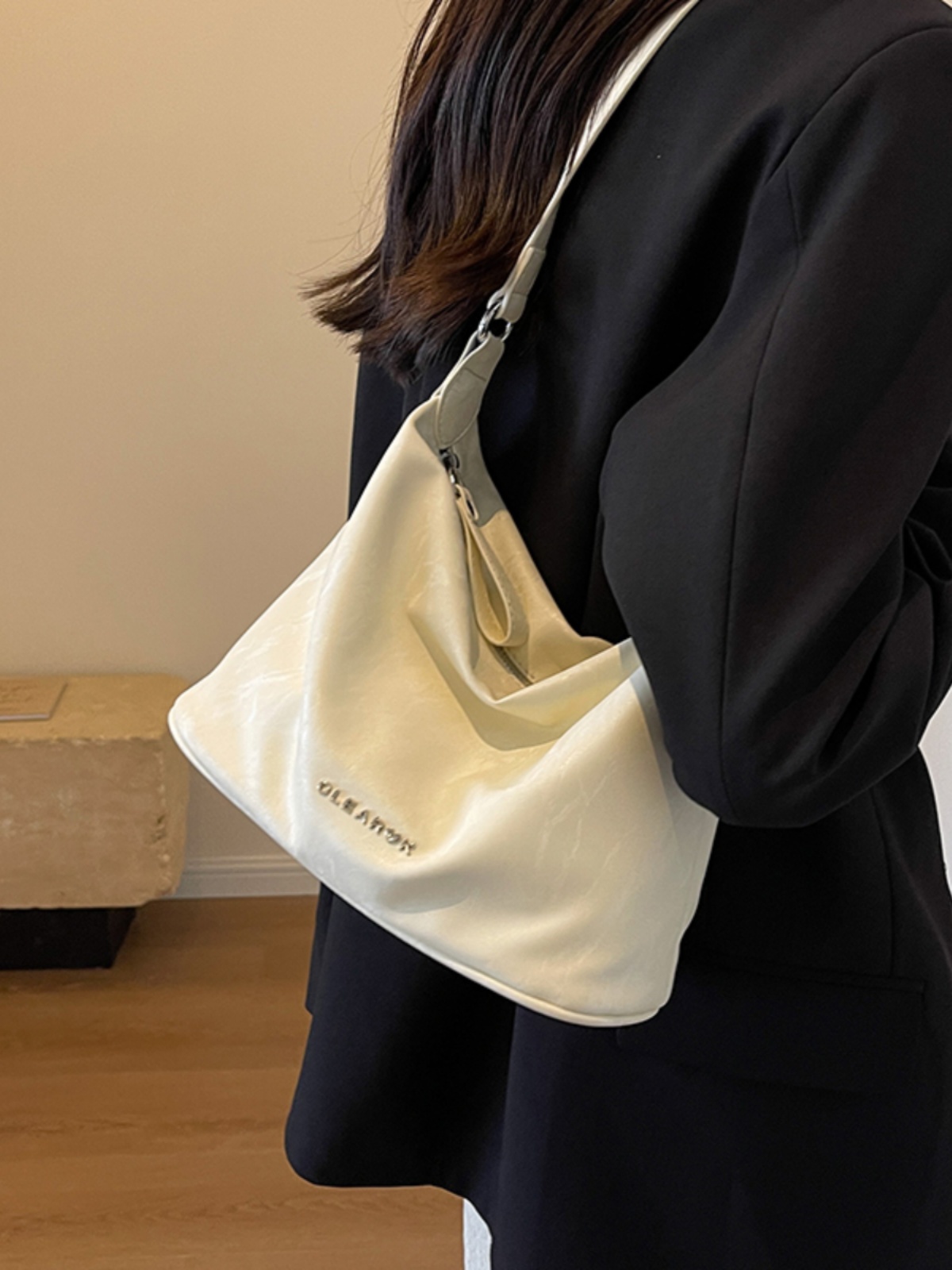 Tas Niche populer 2023 tas wanita baru Fashion tas selempang bahu tas ketiak