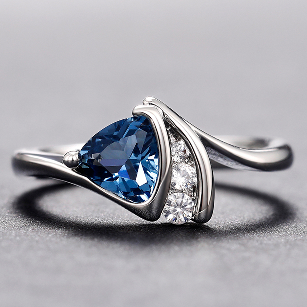 Huitan Temperament Design Cubic Zirconai Rings per le donne fedi nuziali di fidanzamento 2022 Modern Fashion lady's Jewelry Wholesale