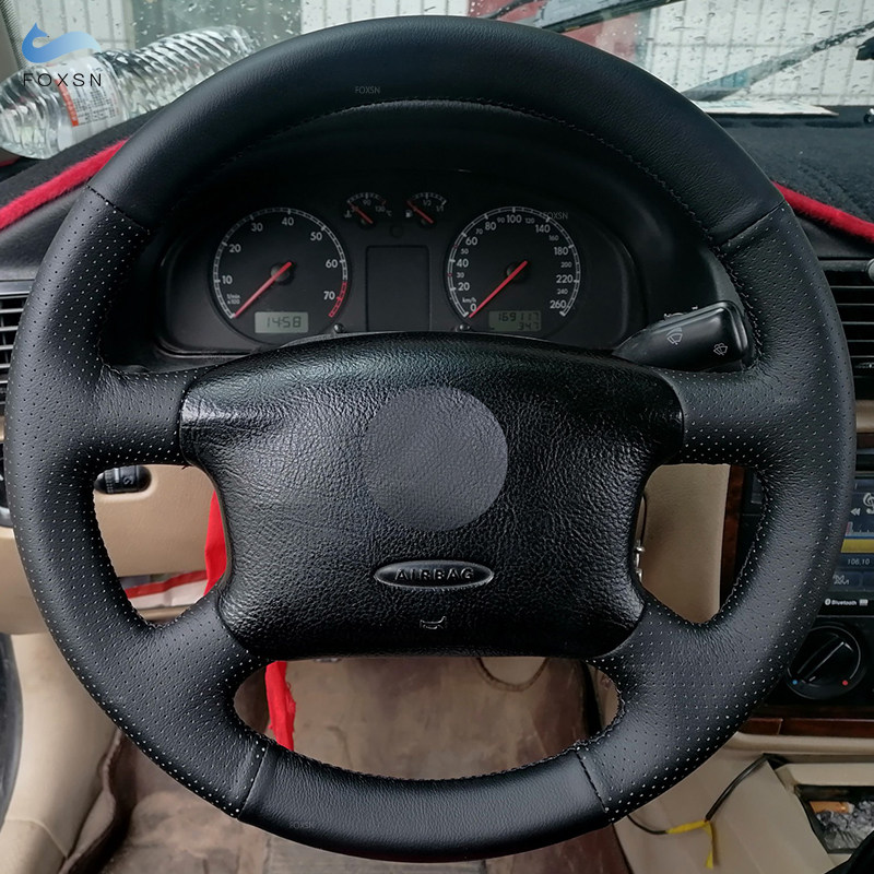 มือถักพวงมาลัยรถสําหรับ Skoda Octavia 1999 2000 2001 2002 2003 2004 2005 นุ่ม Perforated หนังไมโครไฟเบอร์