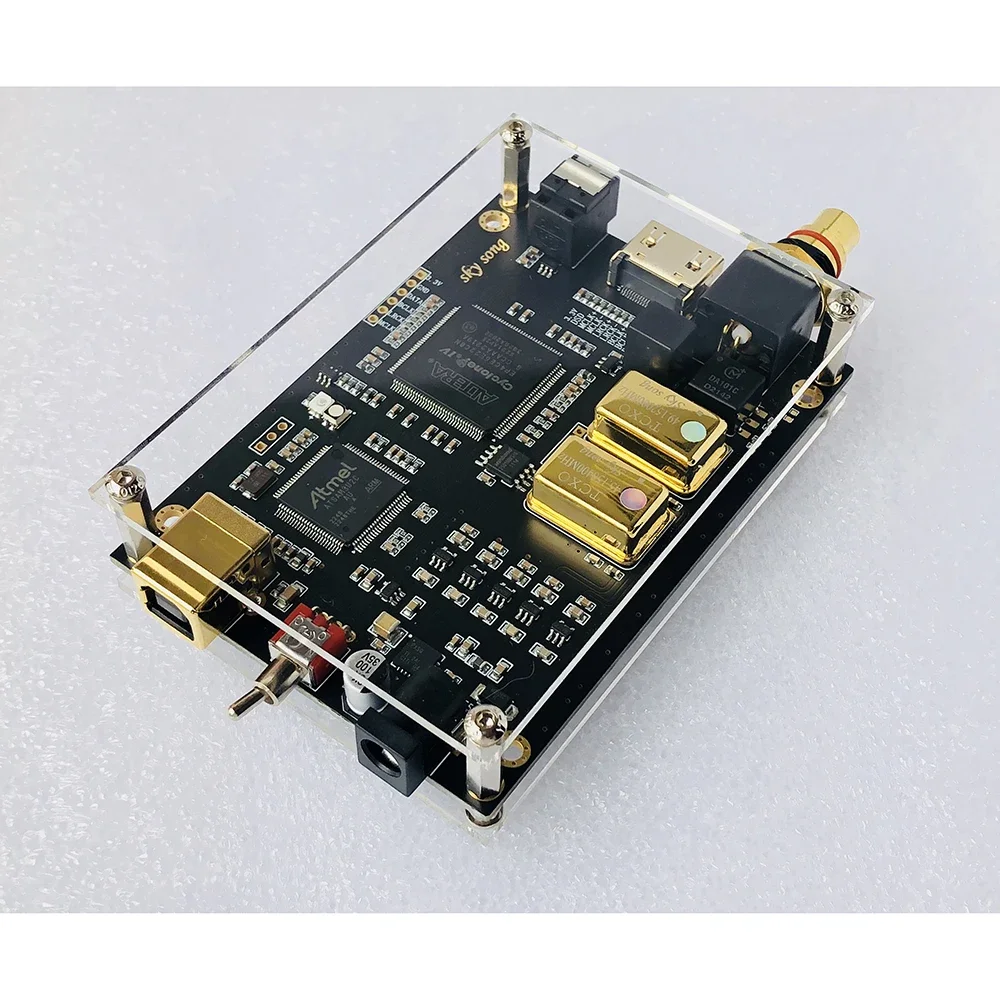 Amanero Tarjeta de interfaz USB italiana Cpld Spdif I2S DSD512 Dop128 Salida coaxial Procesamiento y conversión de señal I2s
