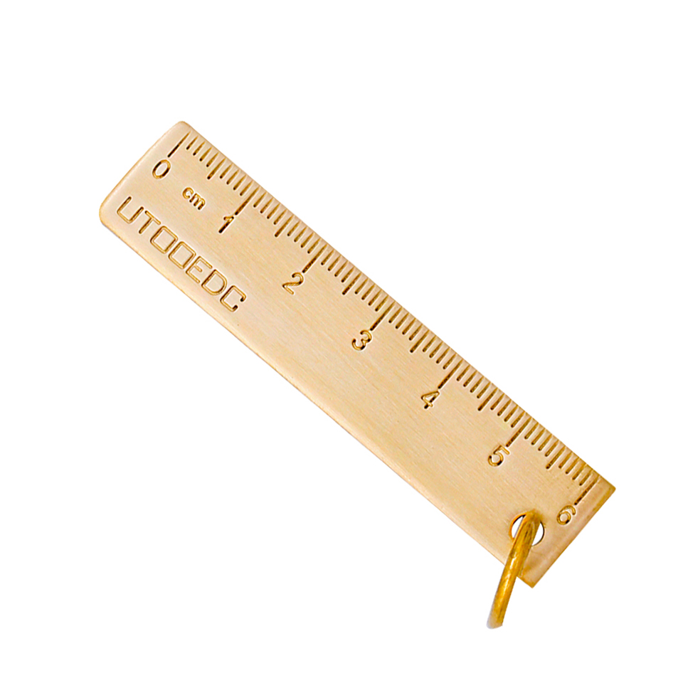 Fniiva 1Pc 6cm Koperen Rechte Liniaal Meetinstrument Mini Metalen Liniaal Bladwijzer met Eenvoudige Sleutelhanger Hanger voor Kantoor School