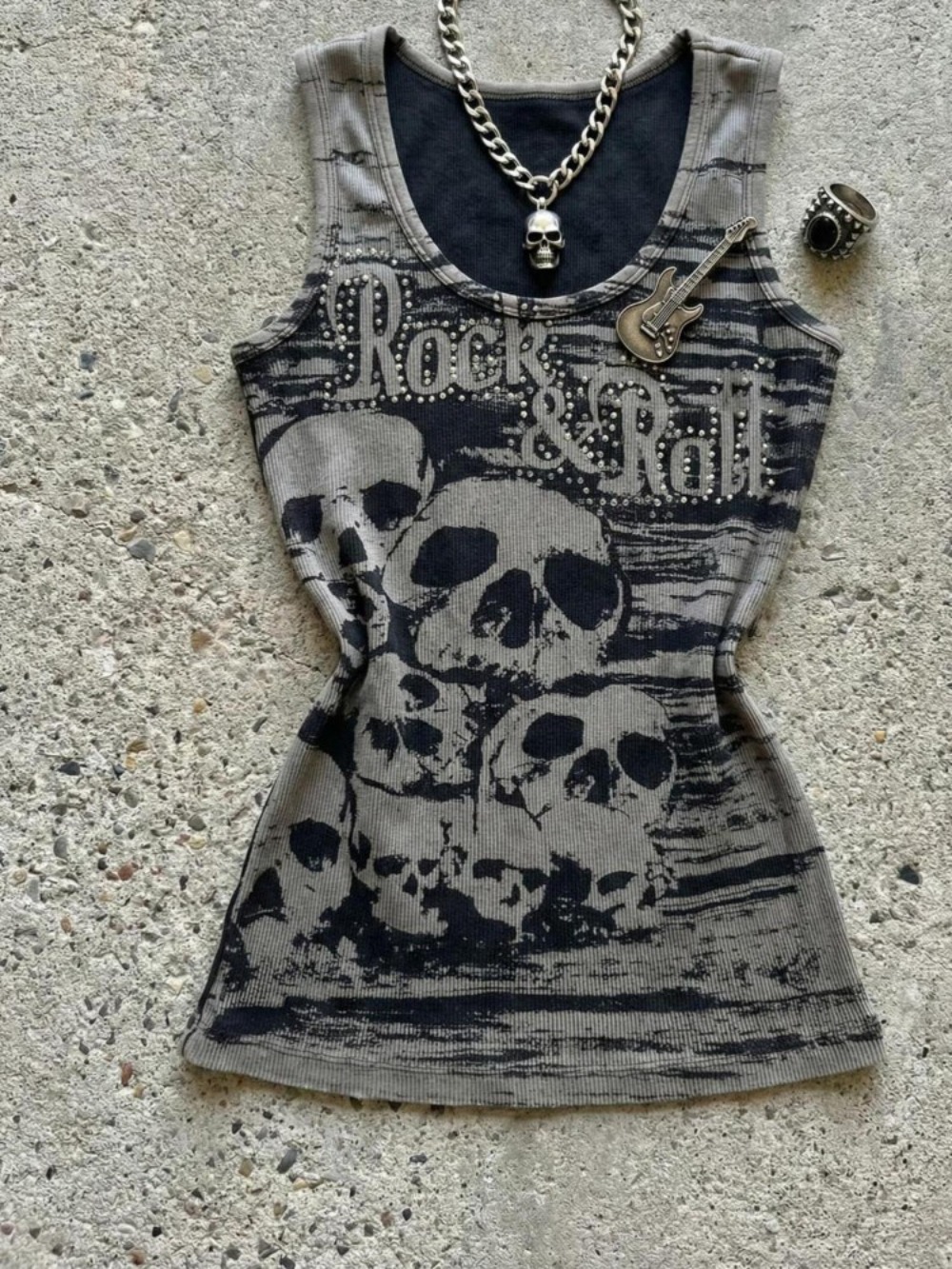 Subculture 2000s Gyaru Punk Vest Top Personality Streetwear Grey Skulls Letter Print Hottie Tanks Top Gothic Vintage Crop Top