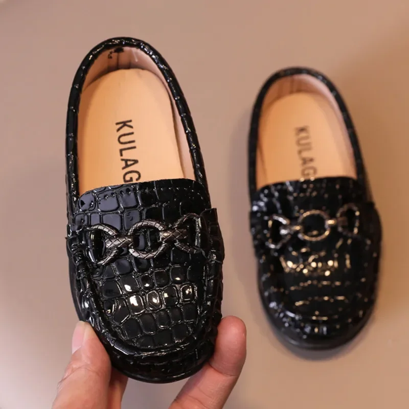 Bebê meninos sapatos de couro crianças casuais apartamentos mocassins deslizamento-on fivela de metal chique mocassins apartamentos para festa de casamento 21-30 novo