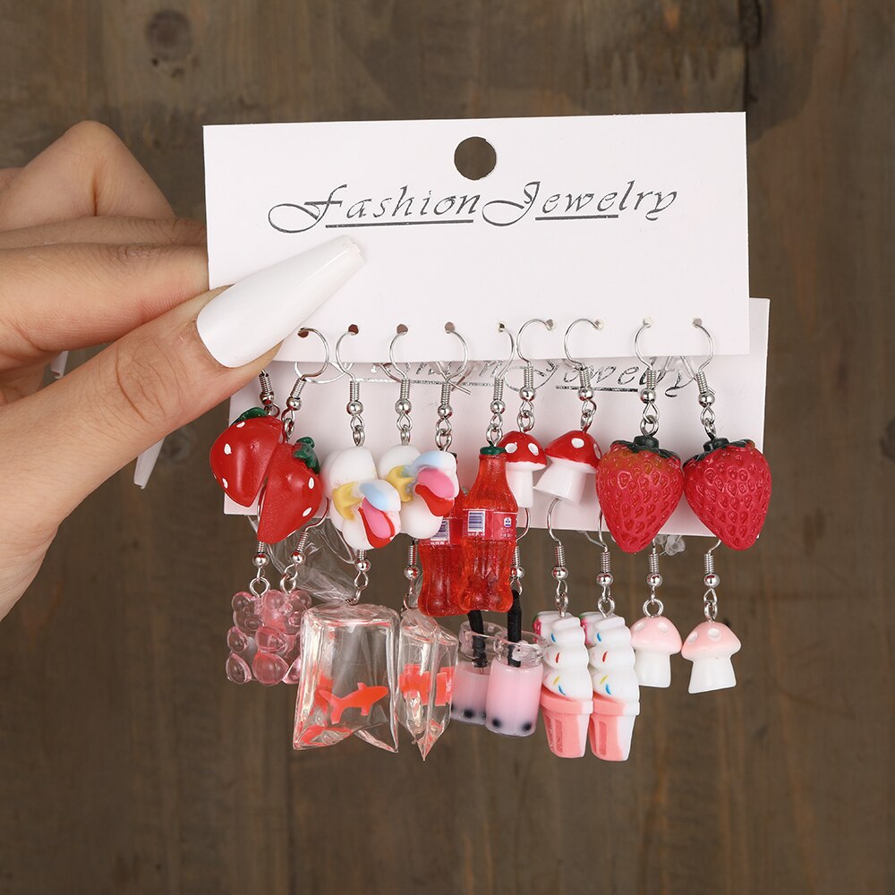 Ensemble de boucles d'oreilles en forme de marguerite, boisson aux fruits sucrés, dessin animé mignon, nourriture, crème glacée, beignet, boucles d'oreilles amusantes en résine, bijoux pour femmes et filles, 10 pièces