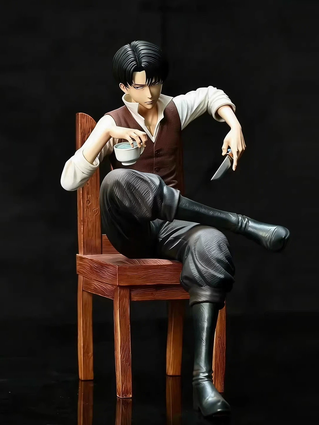 Attack On Titan Levi Ackerman Zittende Pose GK Figuur Anime Beeldje Bureaudecoratie Collectible Model Voor Anime Fans En Otaku's