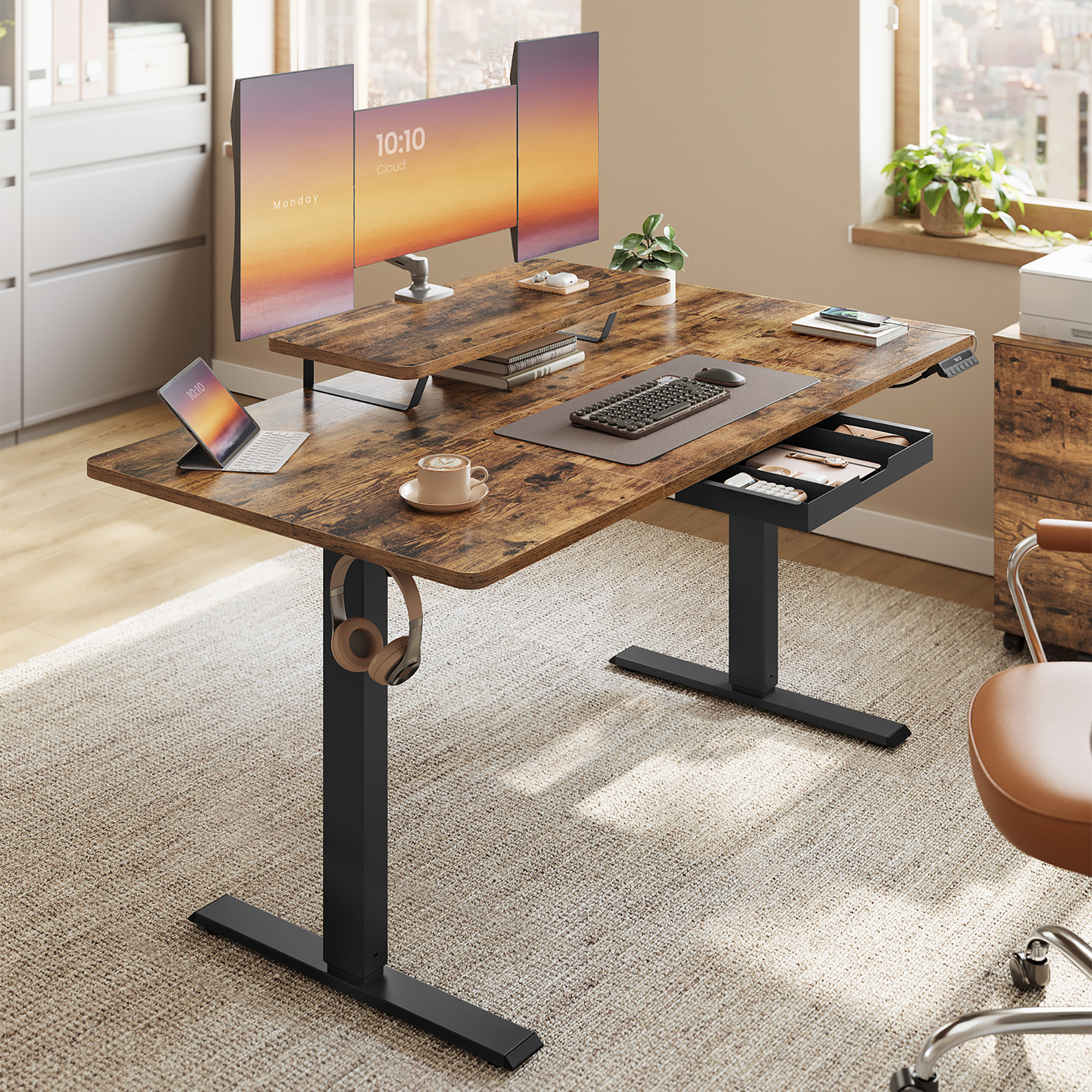 VASAGLE Escritorio Eléctrico Ajustable en Altura, 140 x 70 cm, para Trabajar de Pie, Soporte para Monitor, Cajón, Puerto USB-C, Recordatorio de Sedentarismo, para Oficina, Marrón Rústico/Blanco Nube