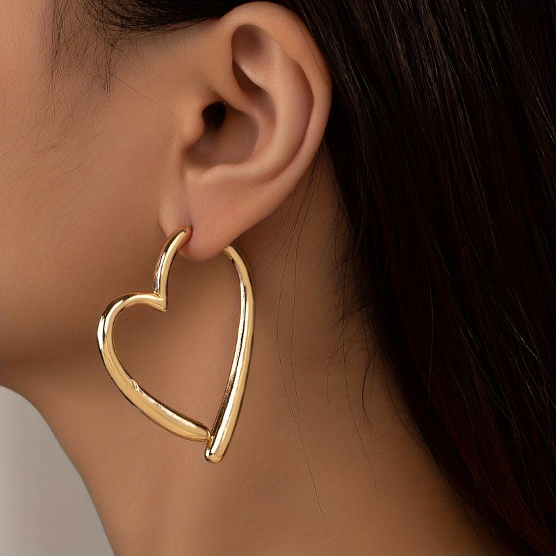 Anting cinta kepribadian mode untuk wanita desain Niche anting gadis rasa emas hadiah perhiasan sederhana perak