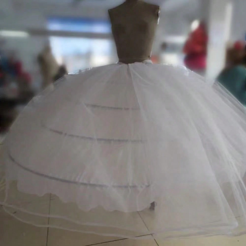 Saia de baixo branca com 4 argolas, super fofa, de crinolina, para vestido de noiva.