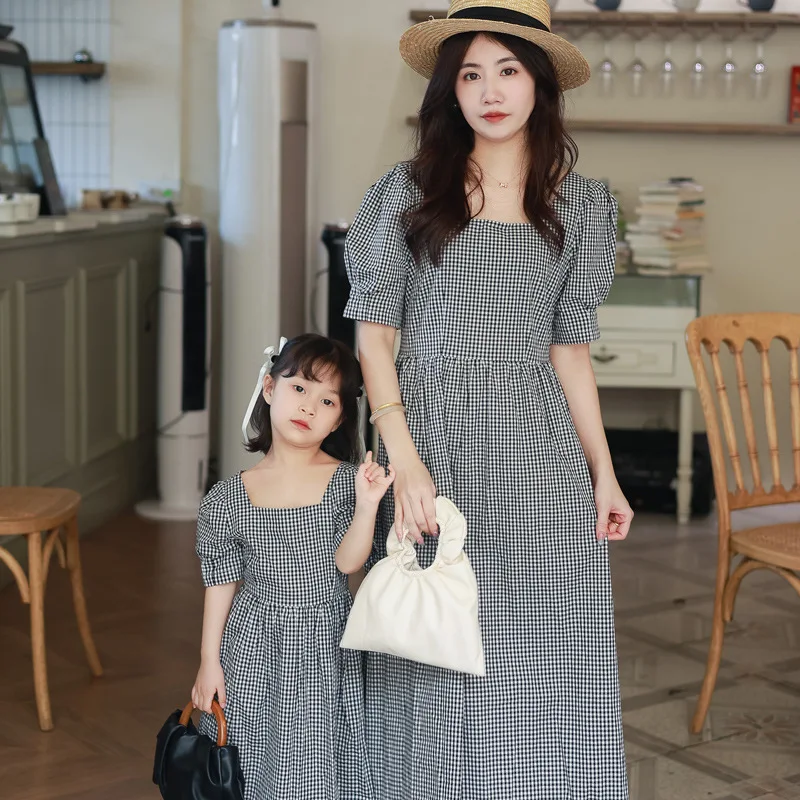 Robes à carreaux mère et fille, robe égale pour maman et bébé fille, frocs maman et moi, vêtements assortis, nouvelle collection été 2025