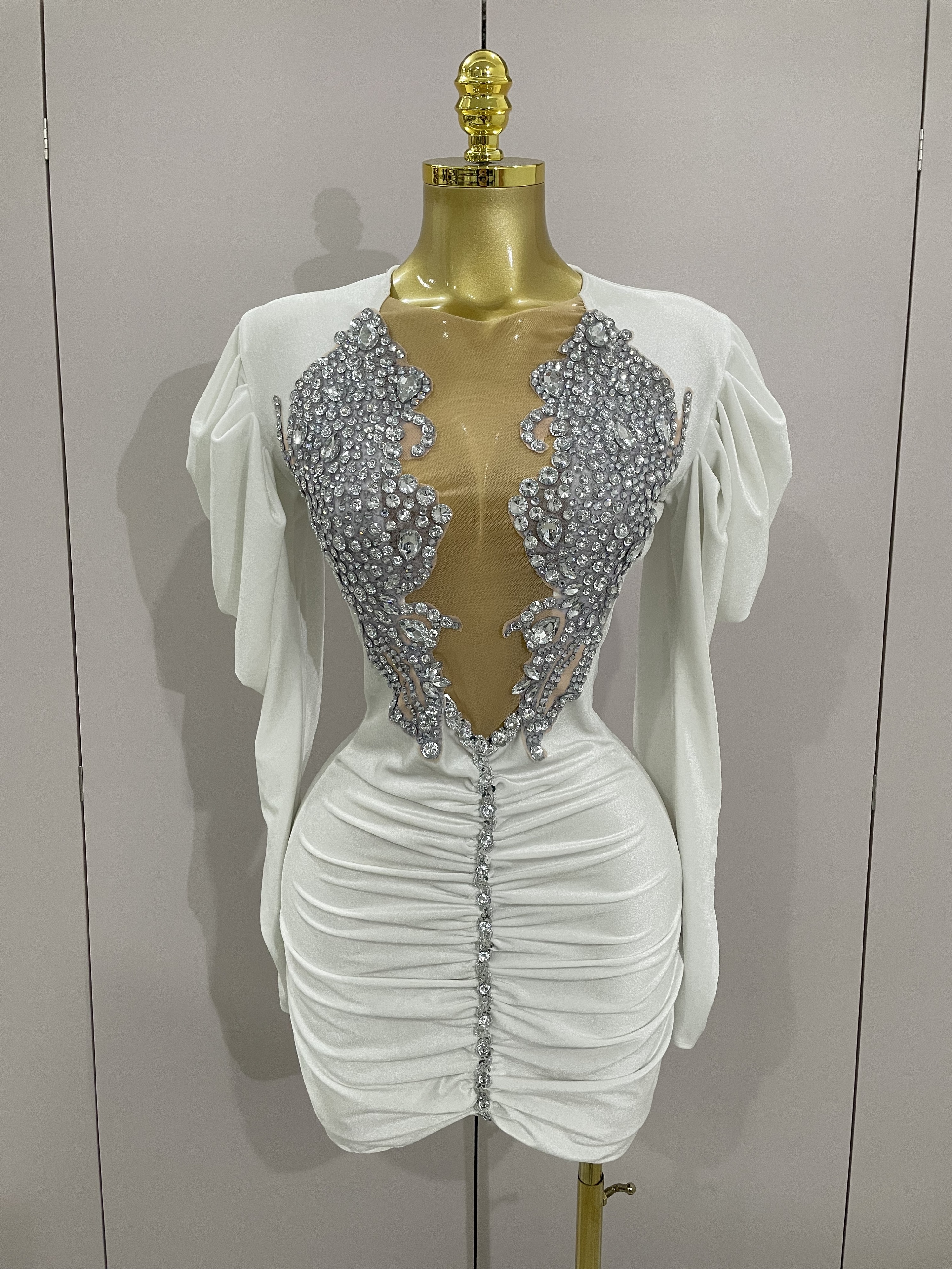 Vestido corto de terciopelo blanco de malla Sexy con cristales brillantes de lujo para mujer, vestidos elegantes de noche para fiesta de graduación y cumpleaños, disfraz de escenario 2025