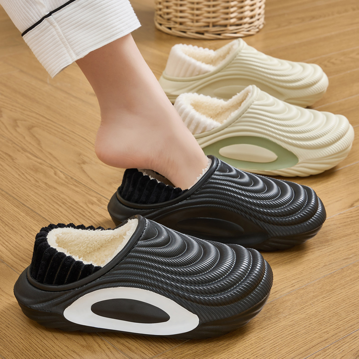 TZLDN Zapatillas de invierno cálidas con dibujos de ovejas para mujer, zapatos de casa peludos antideslizantes con punta cerrada, zapatillas de felpa para dormitorio interior para mujer