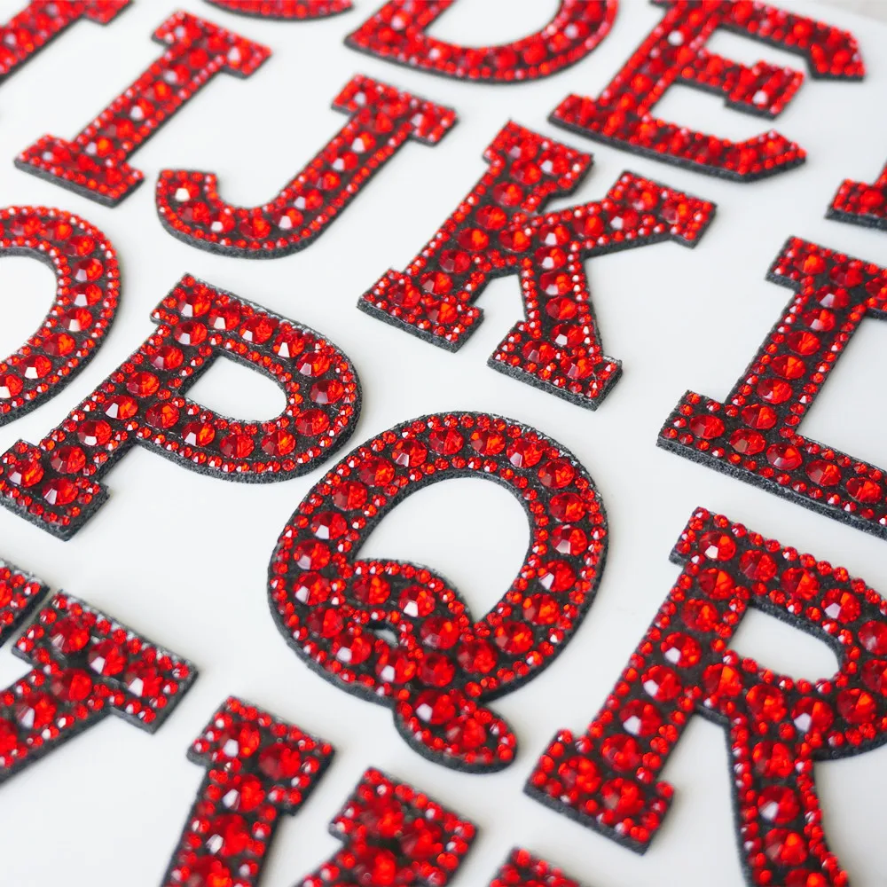 A-Z vino rosso strass alfabeto inglese lettera ferro cucire sulla toppa badge Patch 3D borsa cappello Jeans Applique vestiti artigianato fai da te