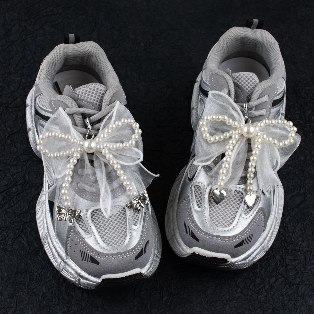 Ciondoli per lacci per scarpe da ginnastica Nastro di seta decorativo Fiocco di perle Accessori per ciondoli per scarpe Ciondolo in metallo Decorazioni per scarpe 2 pezzi/4 pezzi