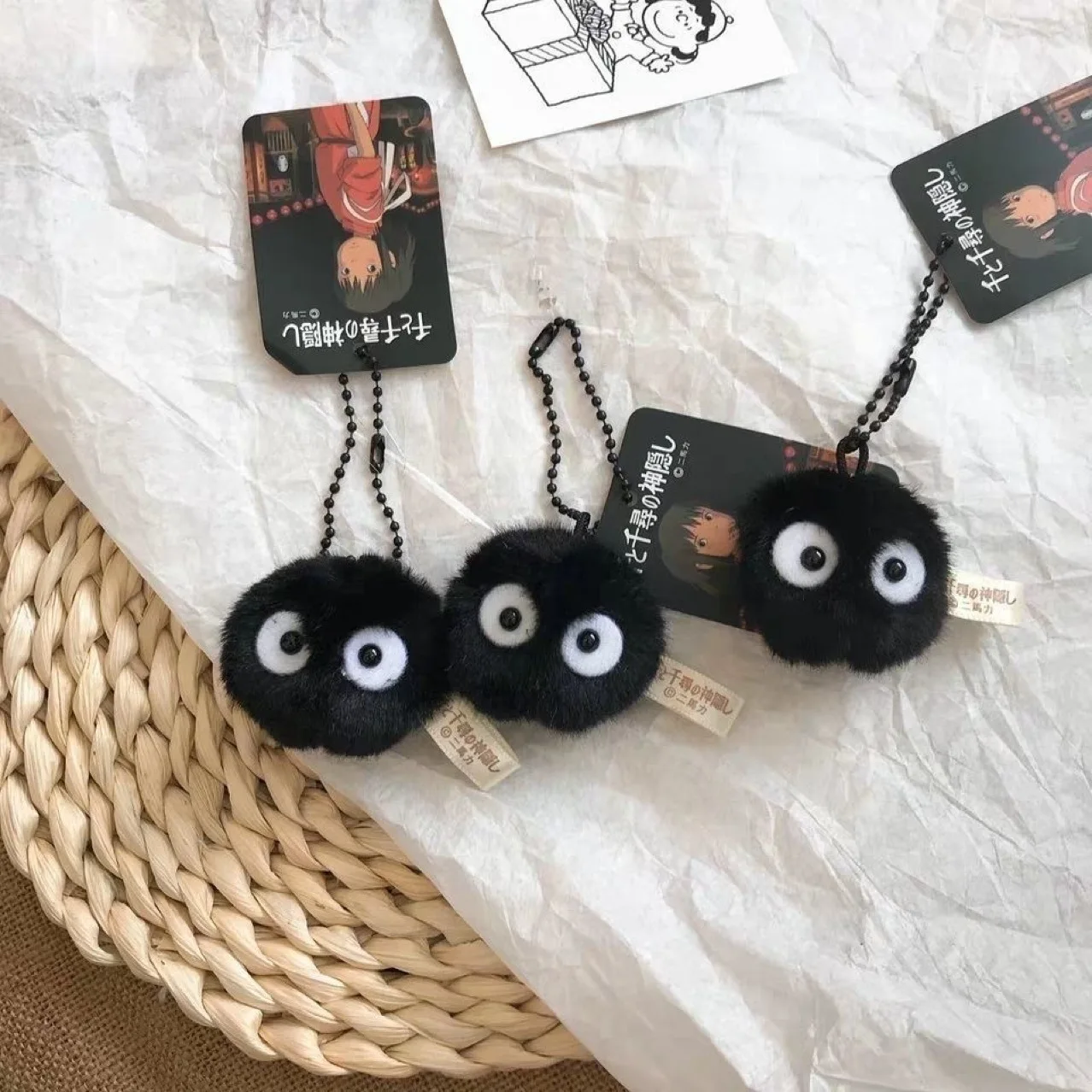1 peça de pelúcia pequena bola de carvão chaveiro Qianyuan Qianxun pingente adequado para Miyazaki Hayao fãs de anime mochila charme tribunalya