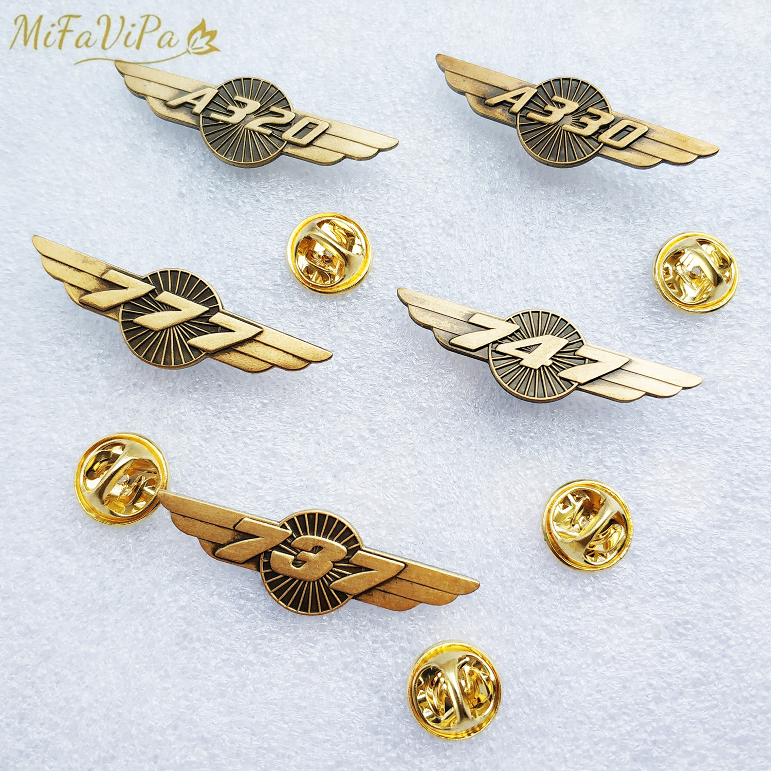 MiFaViPa Rame Boeing 737 747 777 Spilla Distintivo Bronzo Dell'annata A320 330 Aereo Maglione Corpetto per Gli Uomini Spille Risvolto Spille Regalo