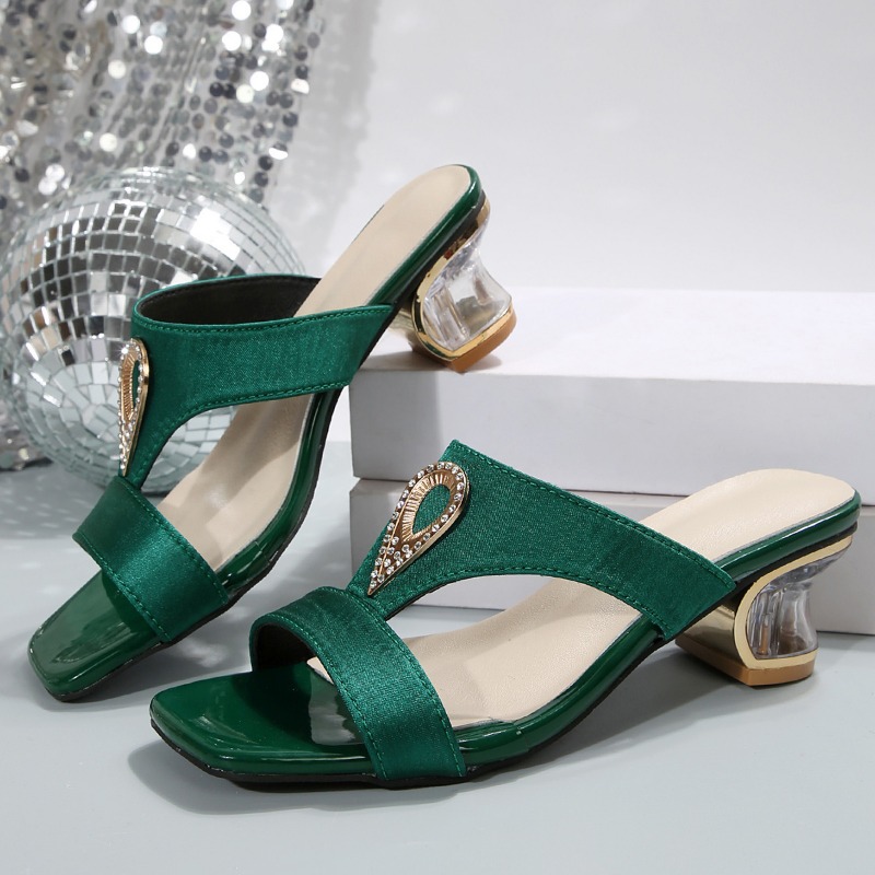 Zapatillas de temperamento para mujer, zapatos de verano con cabeza redonda y punta abierta, hebilla de Metal de cristal, tacones de gatito antideslizantes y resistentes al desgaste