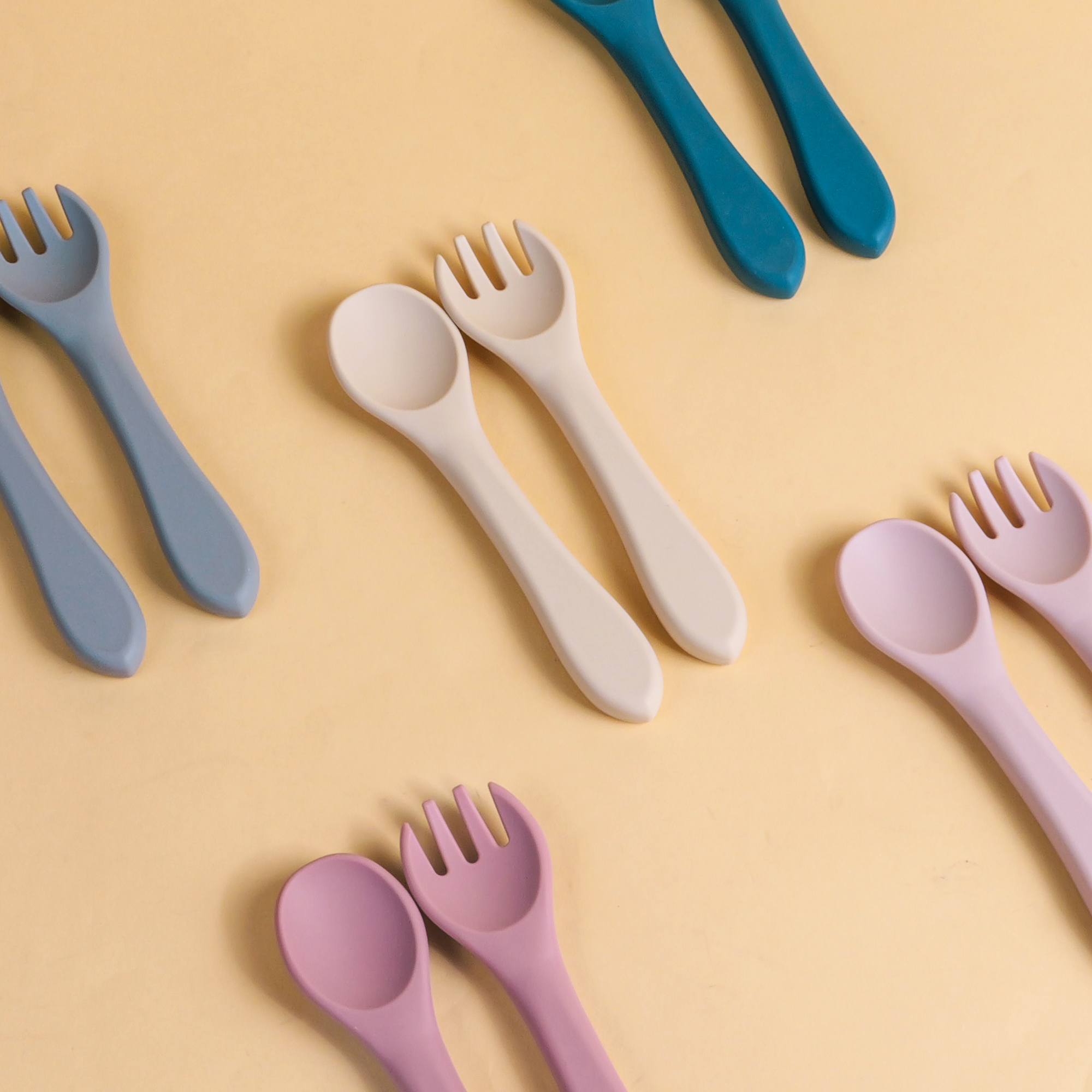 2 pçs/set silicone macio treinamento do bebê colher garfo conjunto bpa livre crianças segurança antiderrapante utensílios de mesa infantil criança acessórios de alimentação
