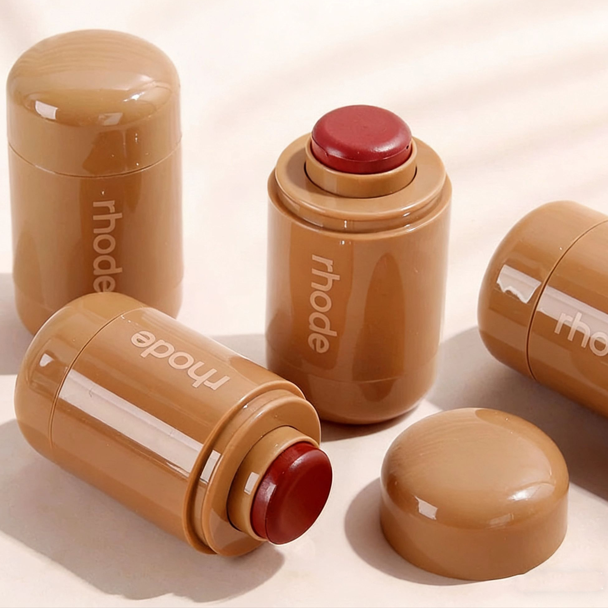 Maquiagem: Blush em Creme, Bastão de Blush, Gloss Labial; Capa de Celular para iPhone 16 17 Pro Max; Batom Piggy Sprinkle Sun Soak Tan Line