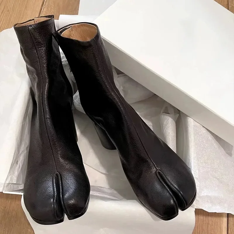 Luxe merkontwerp lederen tabi laarzen mode ronde dikke hoge hak enkellaarsjes voor dames herfst winter split teen schoenen
