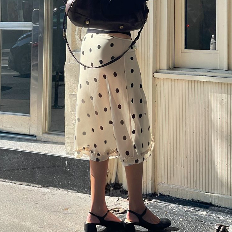 Saia Feminina Nova Tendência Y2K Vintage Elegante Casual para Escritório, Cintura Alta, Modelo Evasê, com Renda e Poás Pretos e Brancos para o Verão