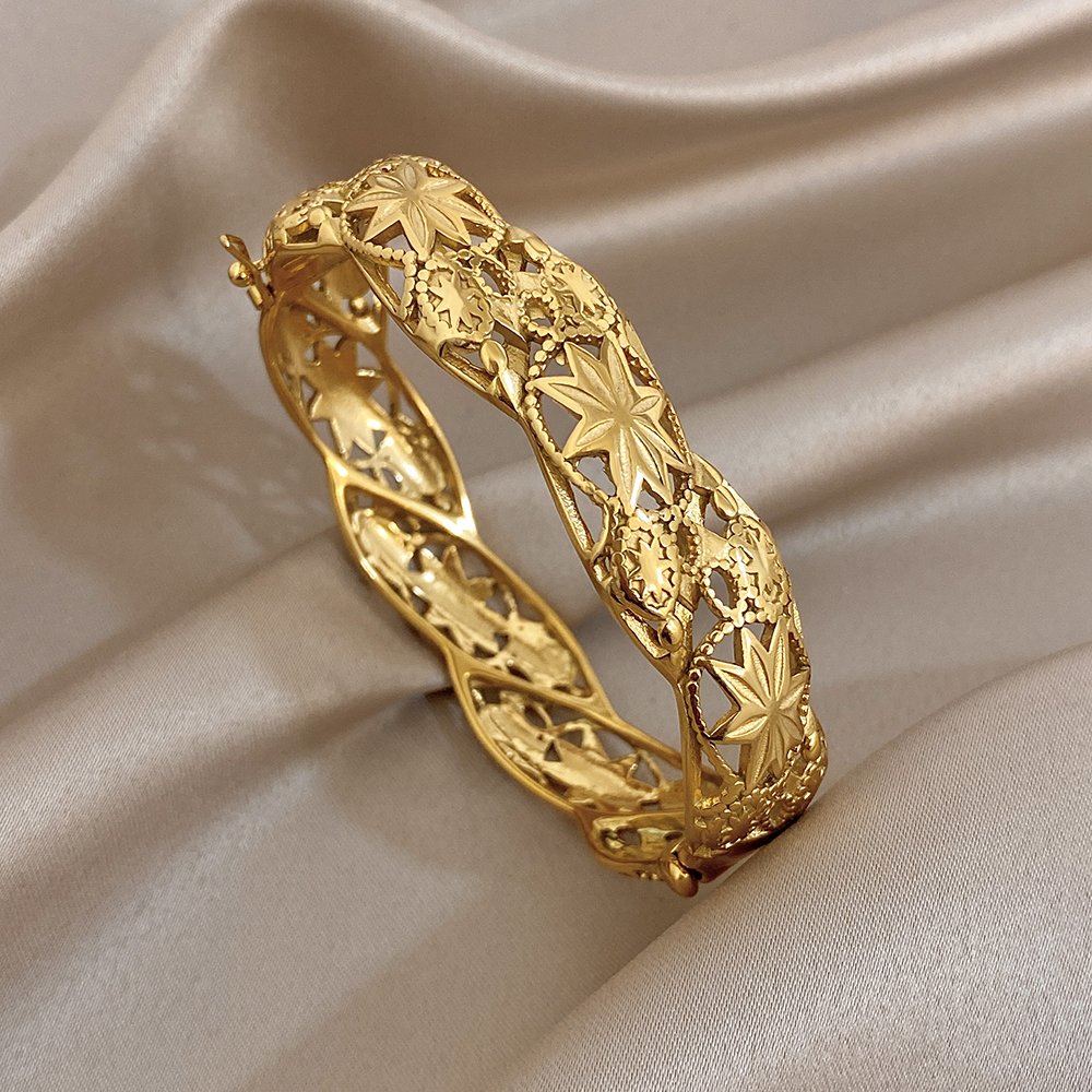 Bracciale a Polsino Retrò Placcato Oro per Donne, Design Geometrico Classico in Acciaio Inossidabile, Charm Resistente allo Scolorimento, Stile Europeo e Americano