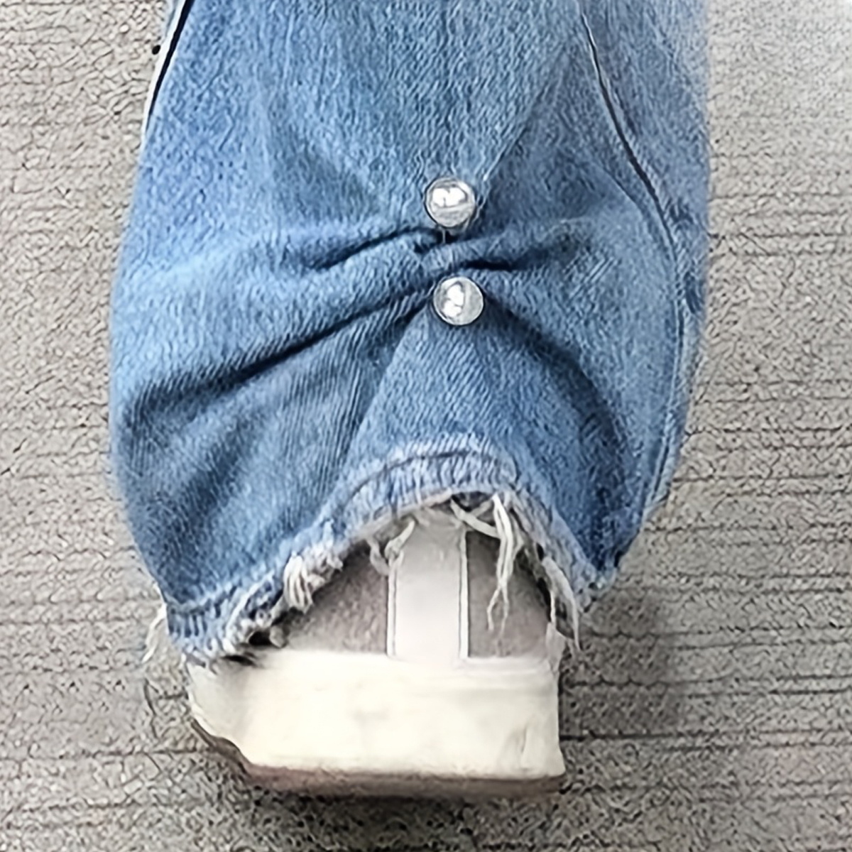Clip de tobillo para pantalones vaqueros con perlas, aguja antiligera para el pecho, hebilla de zapatilla antipaso, ajustador de longitud de pantalones, 2 uds.