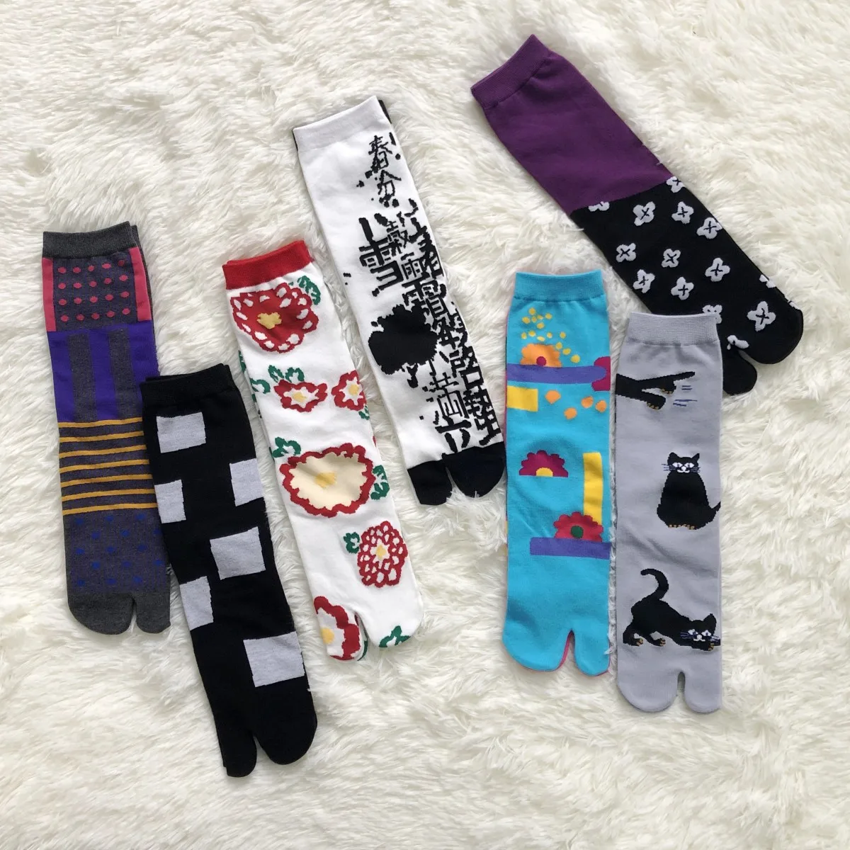 Japonais multicolore jacquard carotte châtaigne fleur littéraire mignon deux orteils chaussettes tube moyen tabi split toe chaussettes marée chaussettes