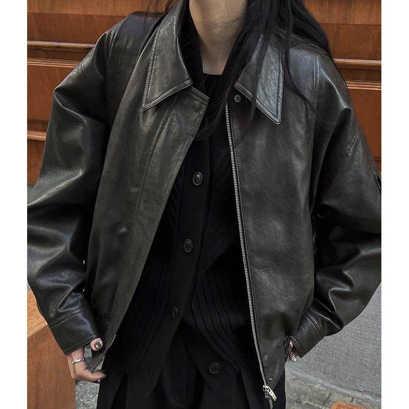 シックなヴィンテージ風春用長袖ルーズフィットジッパーカラーレディースレザージャケット、多用途バイカースタイルアウターウェア