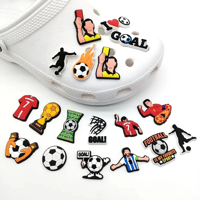 18 pezzi calcio sport tema foro scarpe Charms confezioni decorazione Set ragazzi uomini stile calcio fibbia pantofola sandali accessori per scarpe