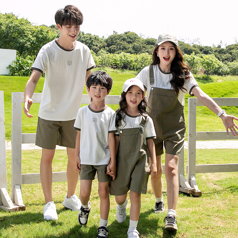 Pakaian Cocok Keluarga Kaus Set Orang Tua-anak + Overall/Celana Pendek Pakaian Ibu & Anak/Ayah & Anak Adik Pakaian Pasangan Musim Panas
