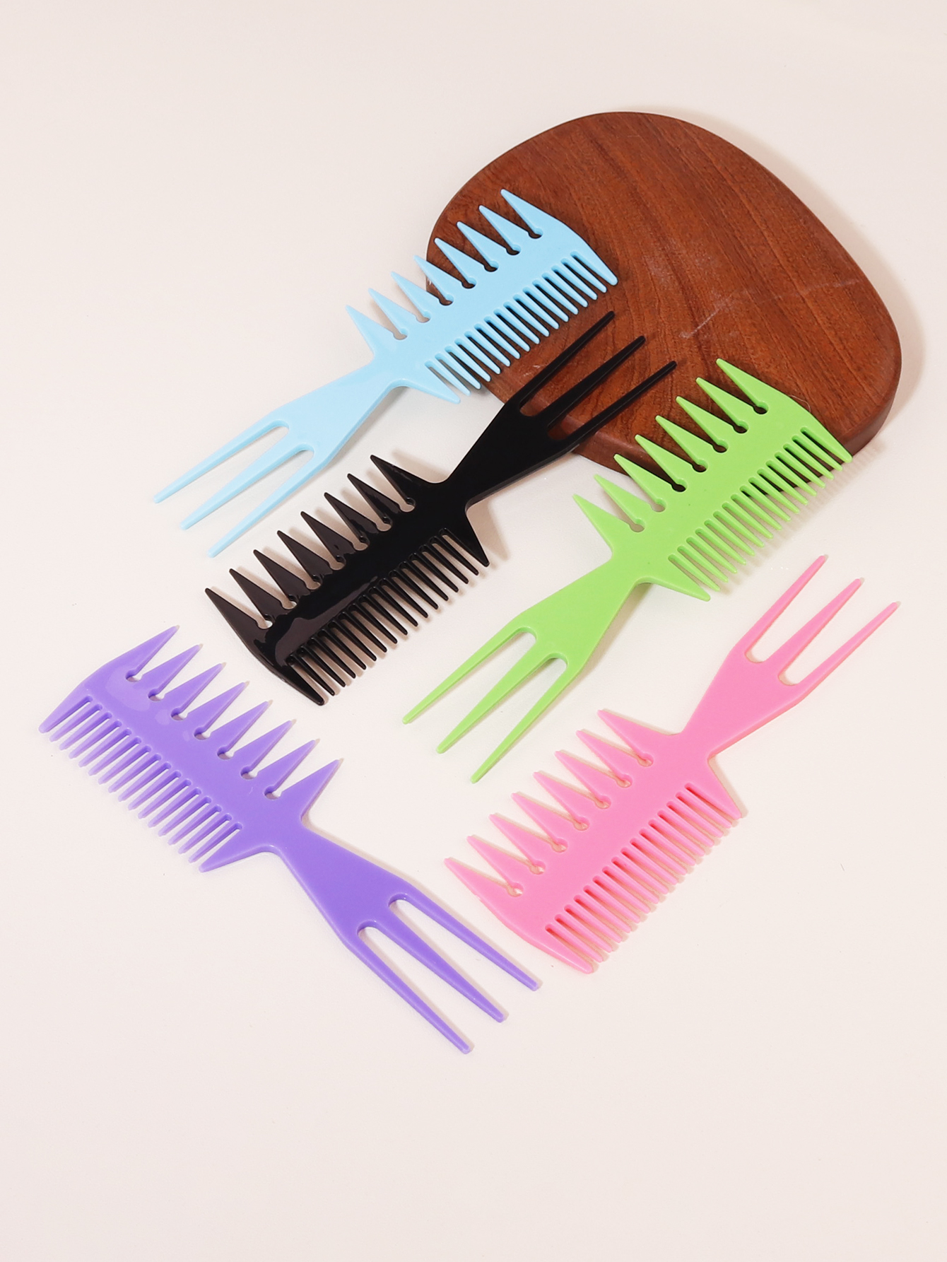 1 multi-functional fishbone shaped hair brush with wide teeth design African oil head salon tool comb Special for real hair wigs