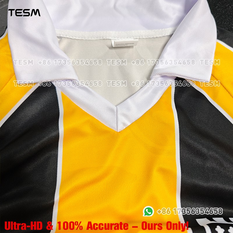 Męska koszulka polo w stylu retro z 2005 roku, czarno-żółta koszulka piłkarska w pionowe paski, sportowa koszulka z krótkim rękawem, strój drużynowy.