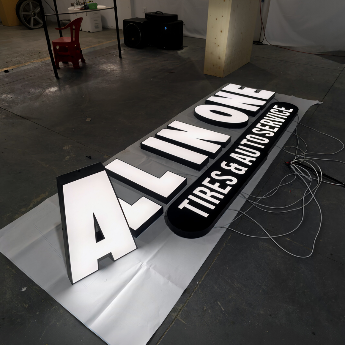 Letreros de tienda de letras de canal LED acrílicas 3D personalizados para exteriores, logotipo de negocio publicitario con nombre de tienda luminoso LED iluminado por la cara