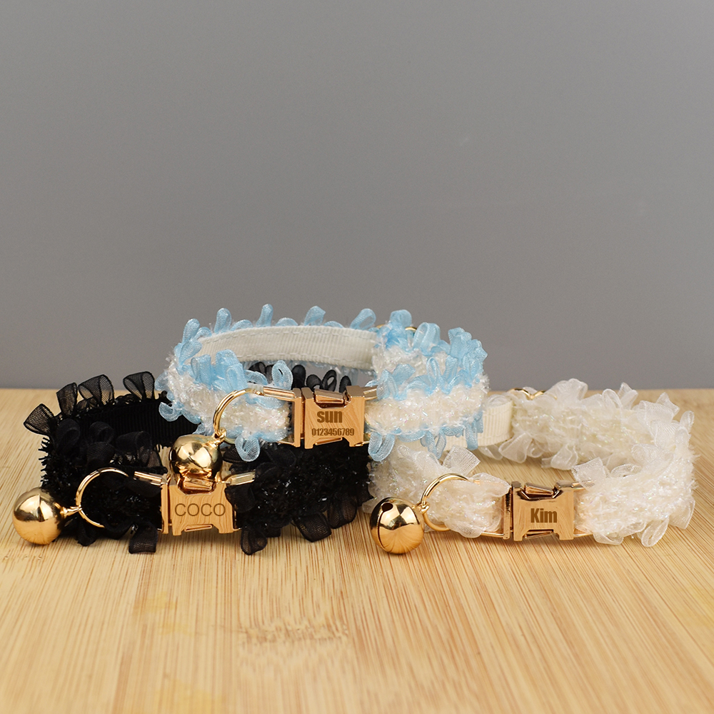 Spitzen-Katzenhalsband Verstellbares Sicherheits-Personalisiertes Haustierhalsband mit Anpassbarem Namen Weich mit Glöckchen für Katzen und Kleine Hunde