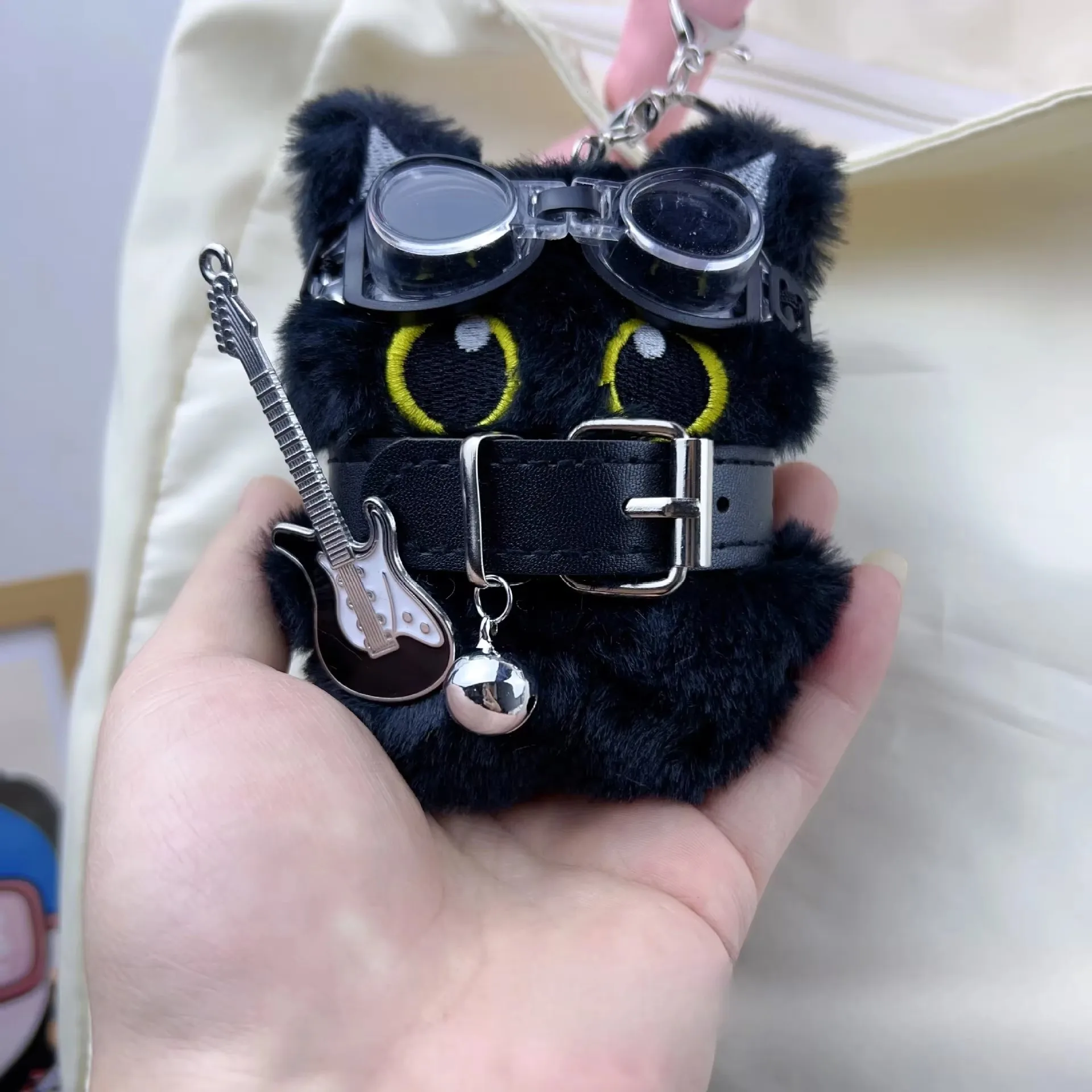 Punk Style Black Cat Keychain Cute Big Eye Cat Bag Charm Gift Keyboard Keychain Stress Relief Toy Decompression Toys Gift