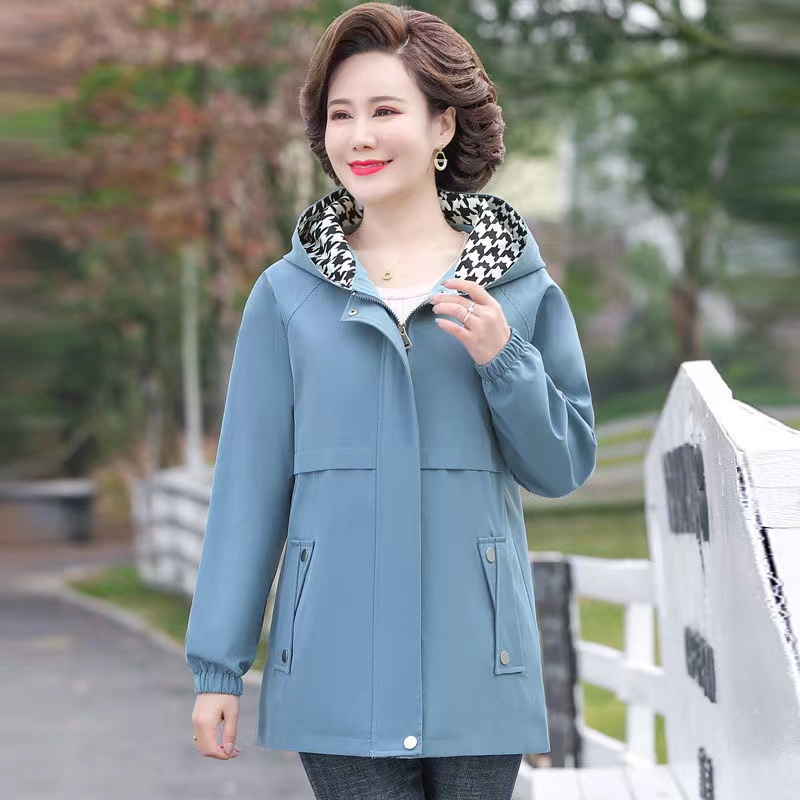 Nuova giacca da donna anziana di mezza età primavera cappotto con cerniera con cappuccio cappotti autunnali capispalla vestiti per la madre giacche a vento femminili 5XL
