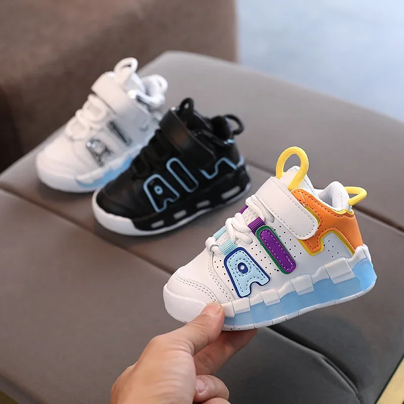 Kolorowe buty sportowe dla dzieci z wzorem liter, zapinane na rzepy, oddychające, wygodne, codzienne sneakersy, antypoślizgowe, modne obuwie outdoorowe dla dzieci.